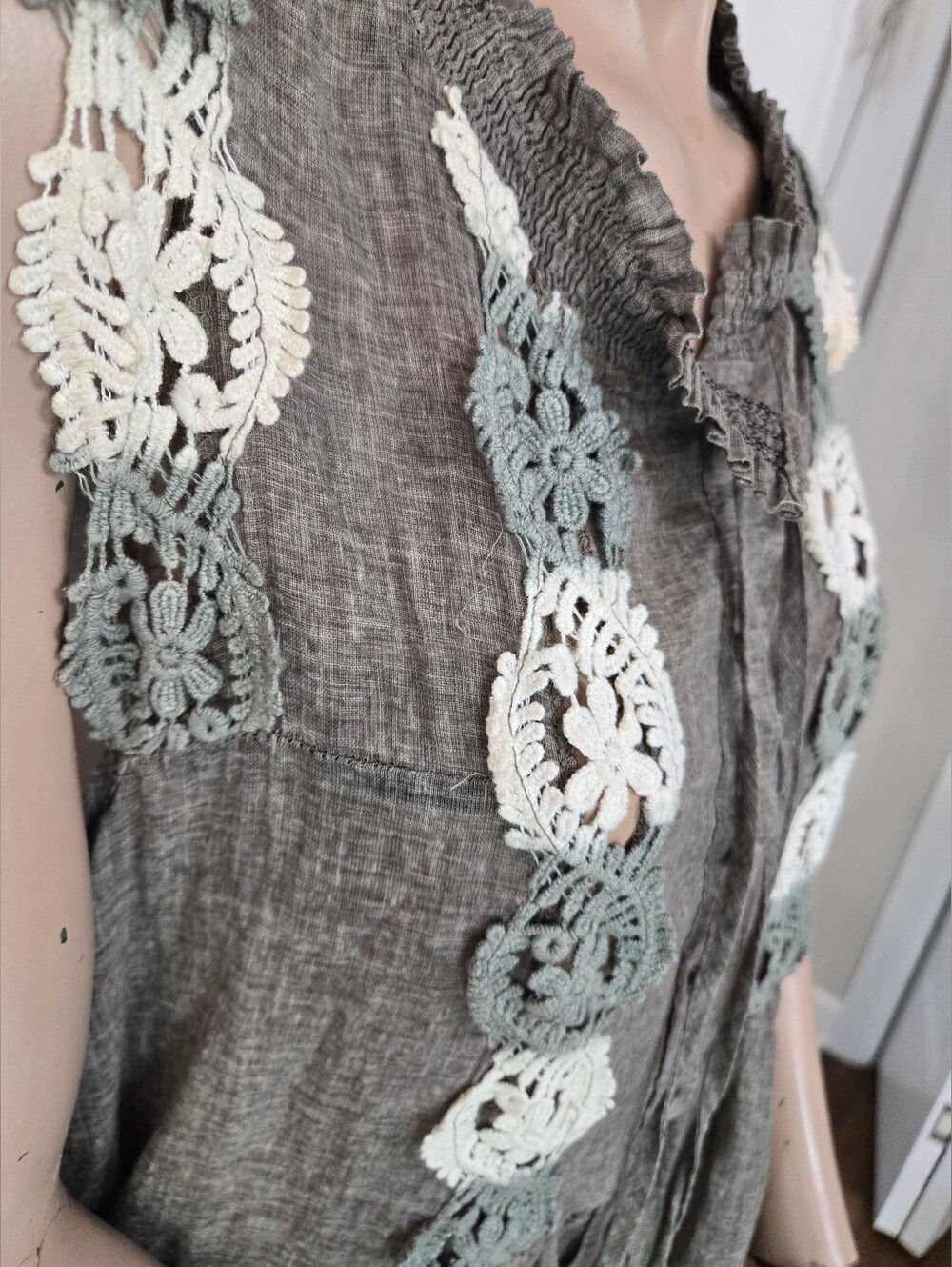Ryu Taupe and Cream Sleeveless Mini Dress/Long Top Pristine Condition - Picture 3 of 9